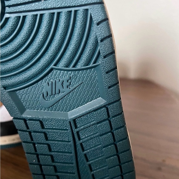 NEW Nike Air Jordan 1 Mid SE Oxidized Green (Women's) - Picture 5 of 5